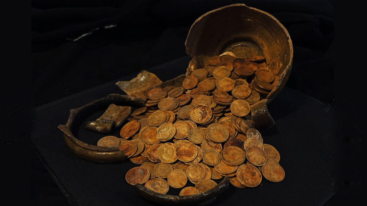 Клад золотых монет из Торжка
