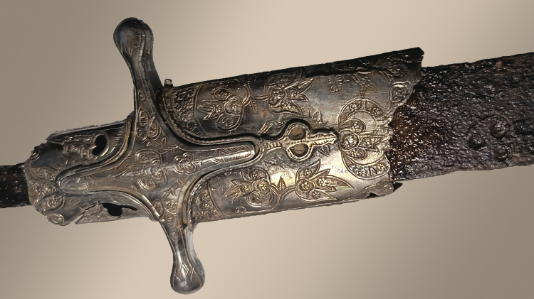 ИА РАН передал в Костромской историко-архитектурный музей саблю конца XVI – первой половины XVIII в.